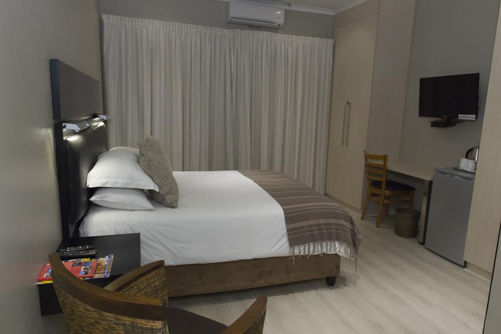 The Suburban Guest House Bloemfontein Habitación foto