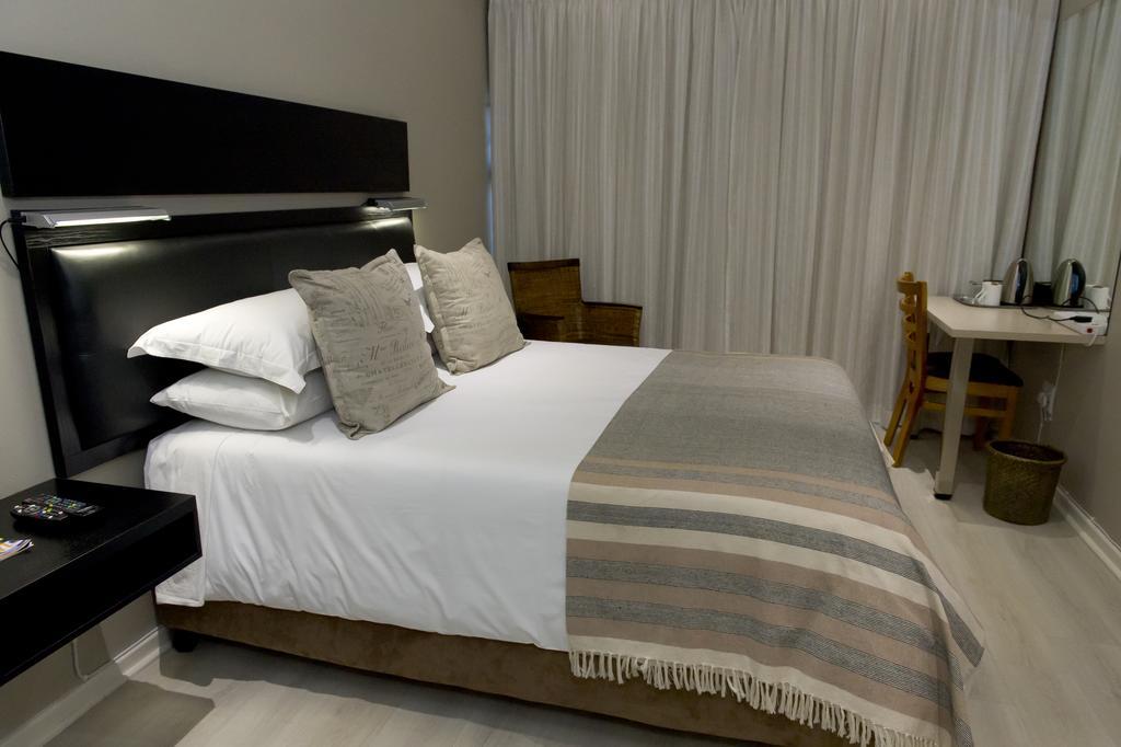 The Suburban Guest House Bloemfontein Habitación foto