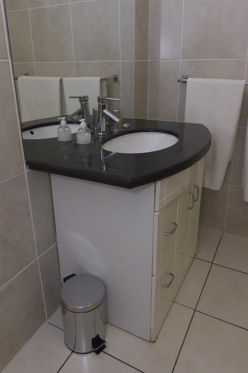 The Suburban Guest House Bloemfontein Habitación foto