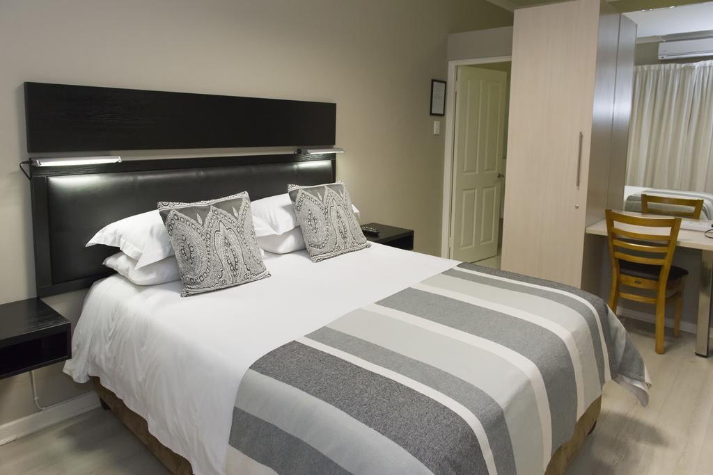 The Suburban Guest House Bloemfontein Habitación foto