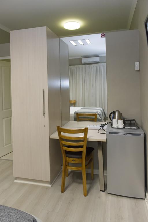 The Suburban Guest House Bloemfontein Habitación foto